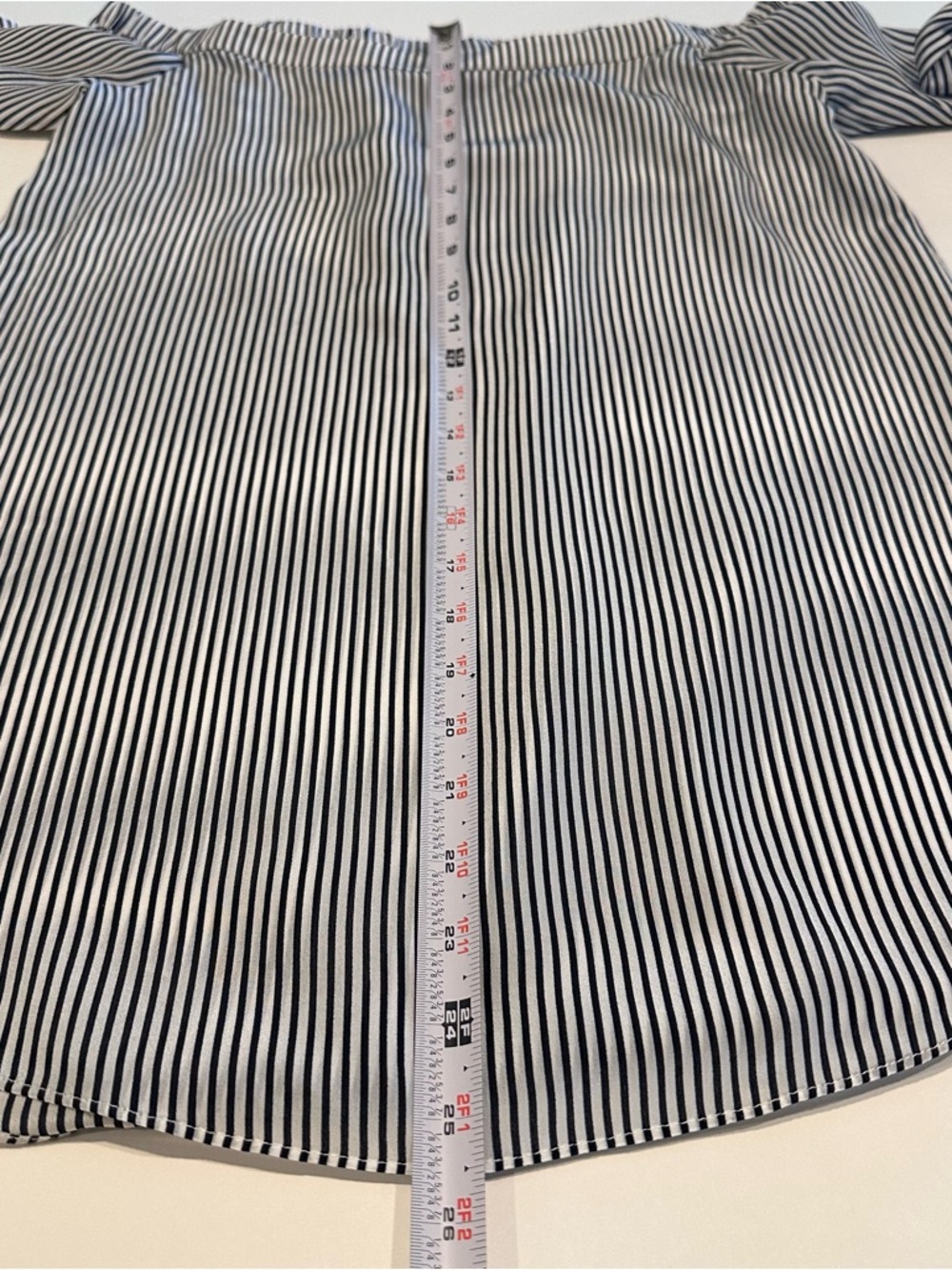 Cabi 100% Silk Off Shoulder Striped Blouse XS Black White Tunic Top Lightweight - Picture 12 of 15